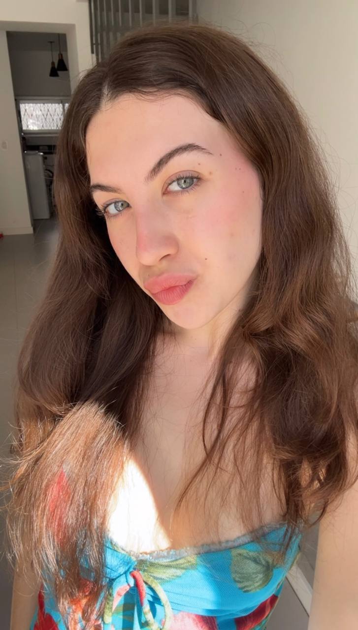 Nude girl Amber in Natal