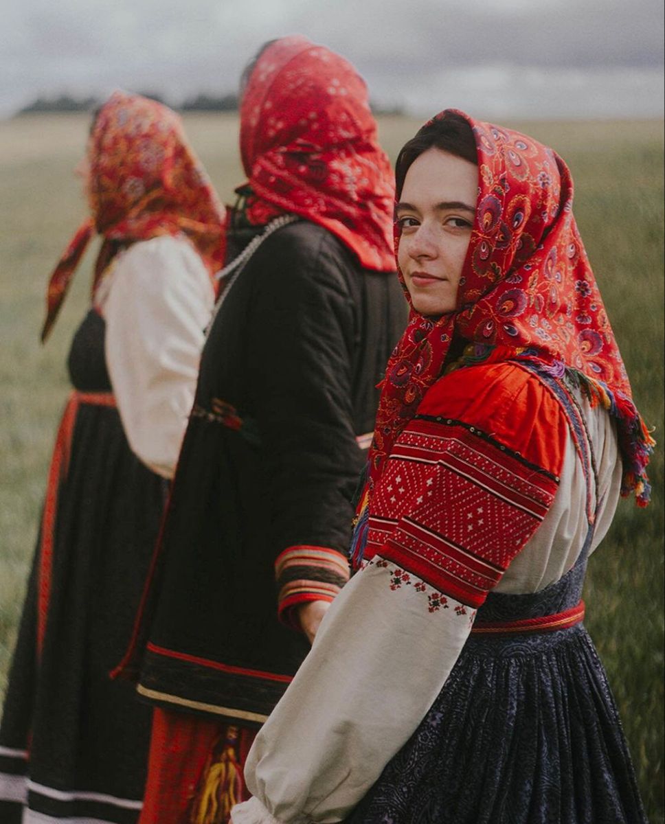 Women in Slavic costumes in Natal