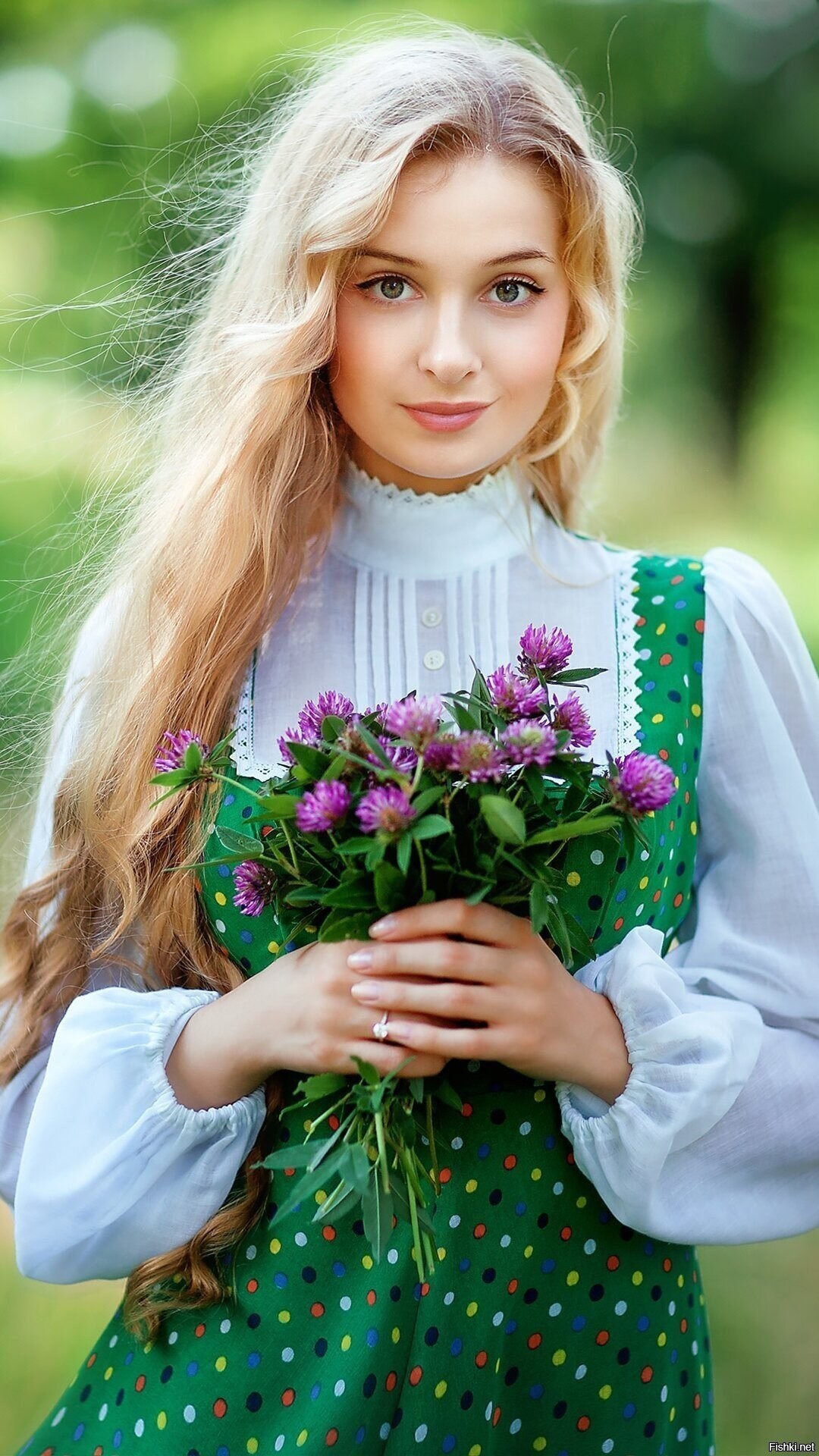 Girls in Slavic costumes in Natal
